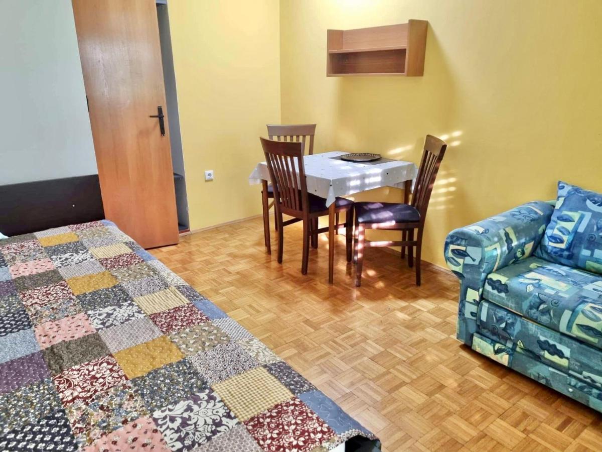 Apartments Jelena เปโรย ภายนอก รูปภาพ