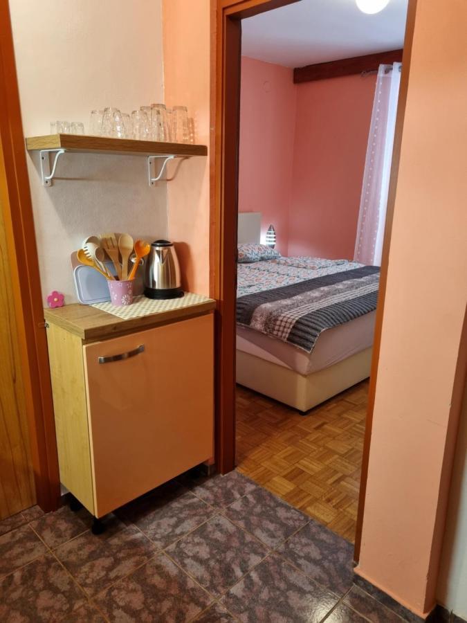Apartments Jelena เปโรย ภายนอก รูปภาพ